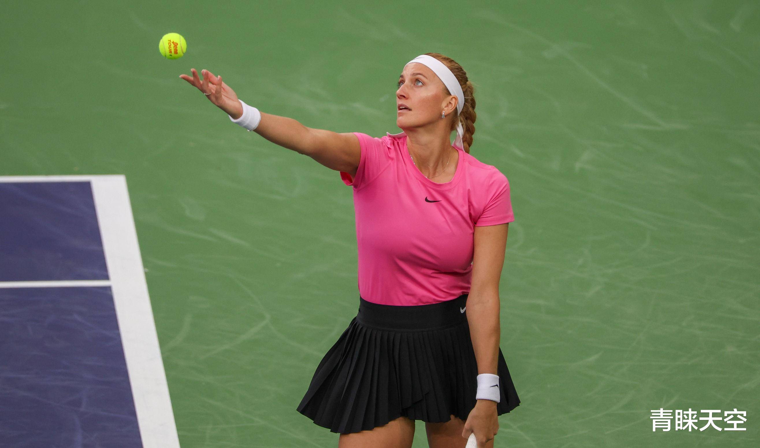 FPX不断突破！，科维托娃连续五场比赛得分超过重返赛场观众掌声雷动