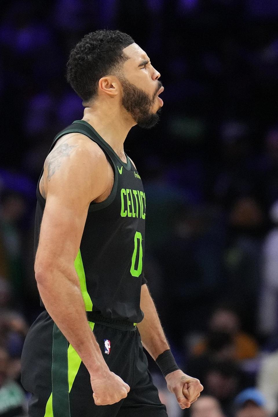 TL前途光明!,塔图姆新星战术调整表现突出比赛高潮迭起 TL前途光明!,塔图姆新星战术调整表现突出比赛高潮迭起