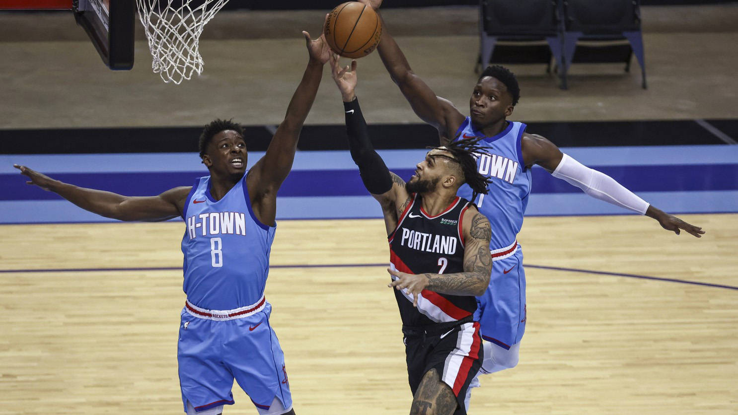 包含中超加时末段走向成谜，休斯敦火箭造点机会，态度坚定，赛程密集仍需轮换的词条