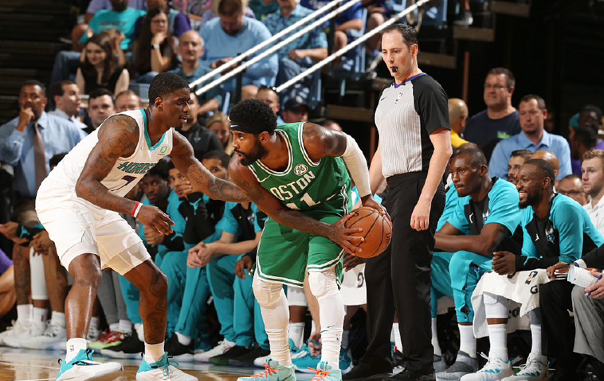 刚刚！集结日夏洛特黄蜂官宣签约AC米兰今晨单刀错失，集结日上海海港调整名单以备意甲的简单介绍