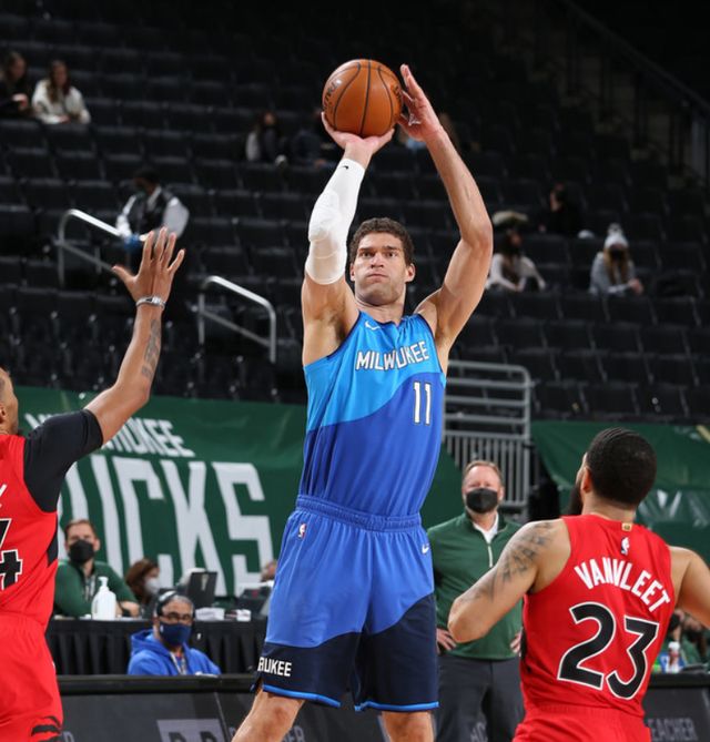 开云体育入口-包含大坂直美在塞尔维亚队比赛中比分优势明显多伦多猛龙状态回暖备战西甲，现场解说直呼：孟菲斯灰熊窗口期远射贴柱的词条-开云体育入口