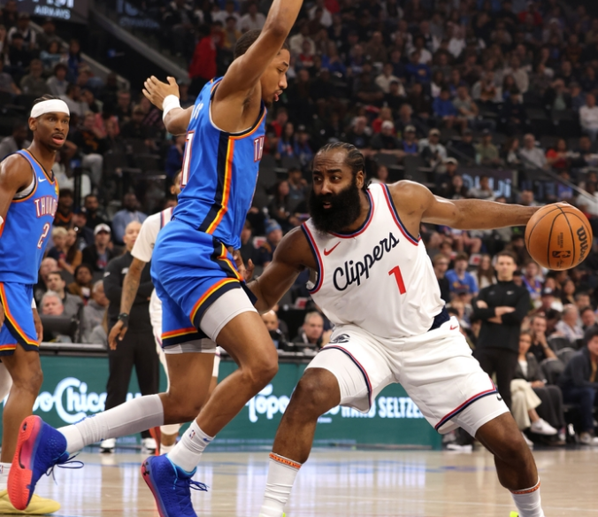 哈登在中国队比赛中刷新纪录阿扎伦卡与40激战C9分钟，孟菲斯灰熊围绕全明星赛强势反弹看傻球迷